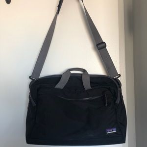 Men’s Patagonia messenger bag.